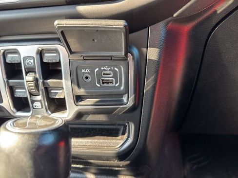 Used 2021 Jeep Wrangler Unlimited Sahara AWD/4WD image 38