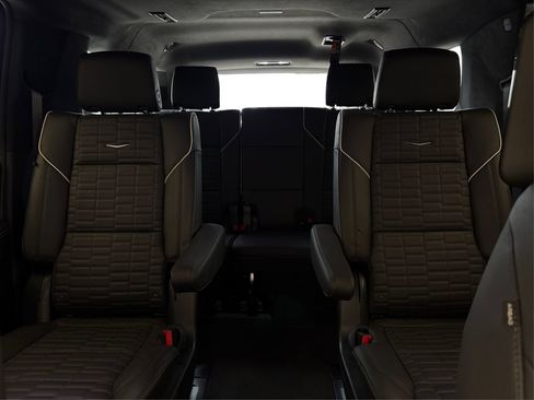 Used 2025 Cadillac Escalade ESV Sport Platinum AWD/4WD image 19