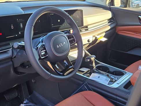 New 2026 Kia Carnival EX image 17