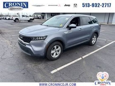 Used 2022 Kia Sorento LX image 1