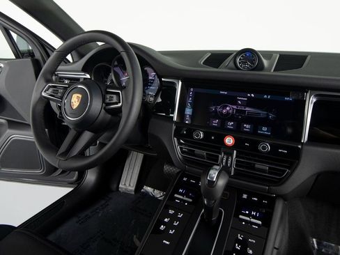New 2026 Porsche Macan AWD/4WD image 29