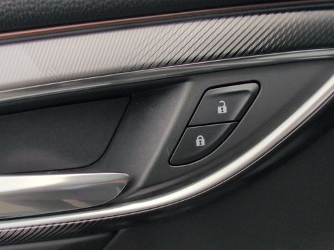 Used 2025 Buick Envision Sport Touring AWD/4WD image 18