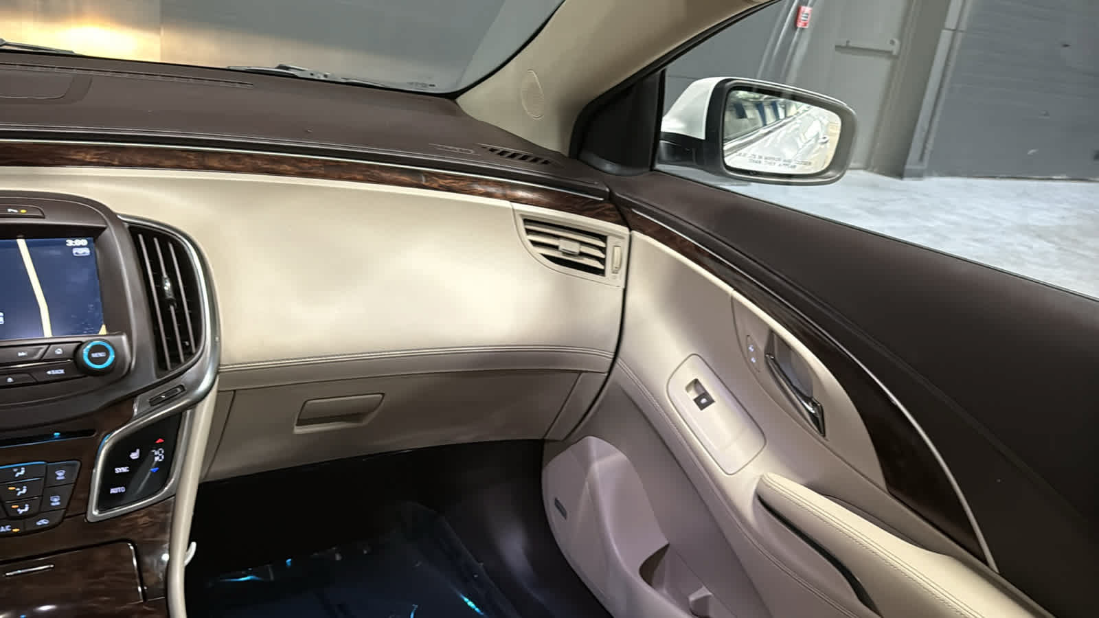 Used 2015 Buick LaCrosse Leather FWD image 23