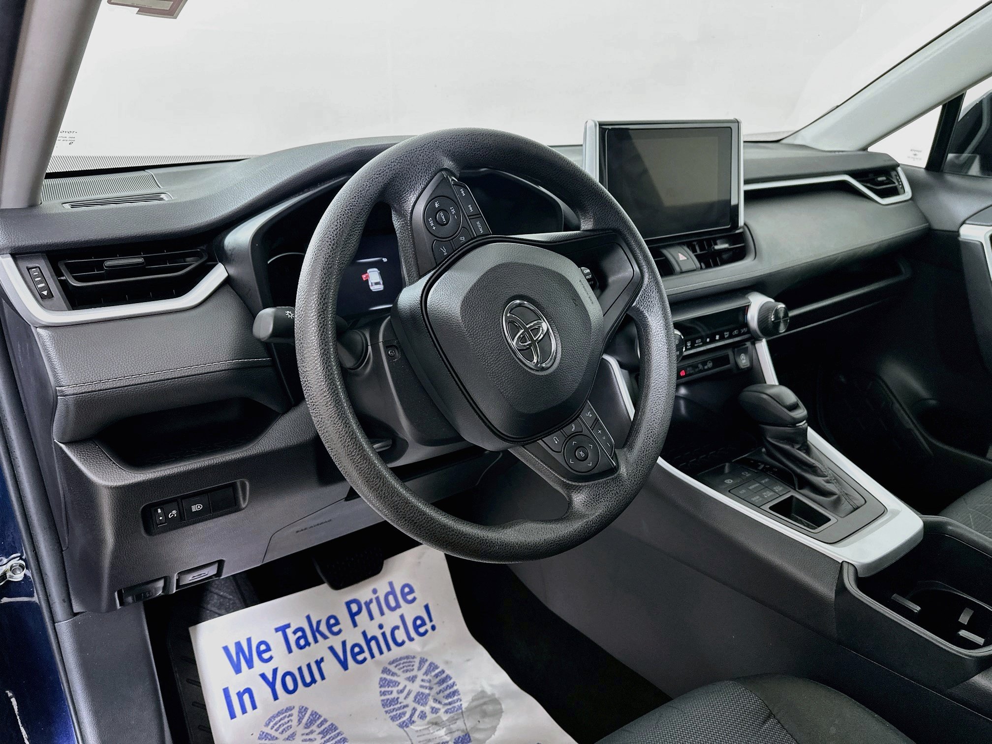 Certified 2025 Toyota RAV4 XLE AWD/4WD image 9