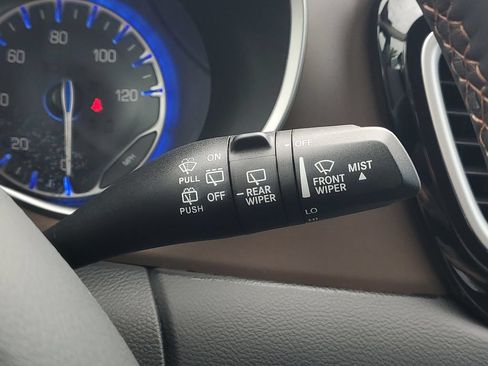 Used 2018 Chrysler Pacifica Touring-L FWD image 21