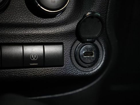 Used 2017 Jeep Wrangler Sahara AWD/4WD image 24