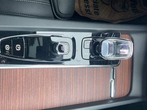 Certified 2023 Volvo XC60 B5 Ultimate image 35