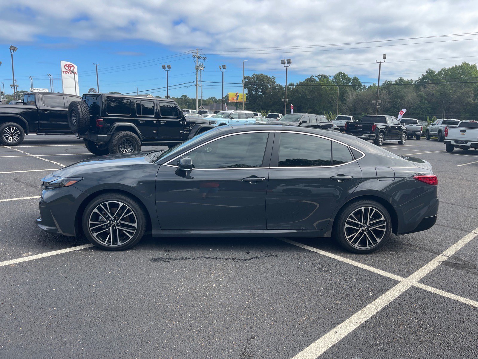 Used 2026 Toyota Camry XLE w/ Premium Plus Package FWD image 13
