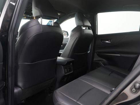 Used 2022 Toyota Venza Limited image 19