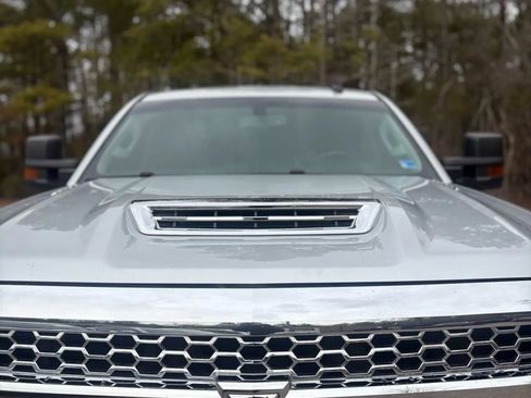 Used 2019 Chevrolet Silverado 2500 LT w/ LT Convenience Package image 7