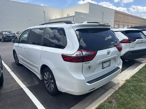 Used 2020 Toyota Sienna LE AWD/4WD image 10