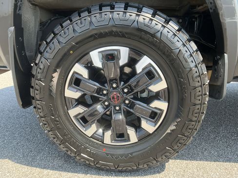 Used 2022 Nissan Frontier PRO-4X w/ Technology Package image 20