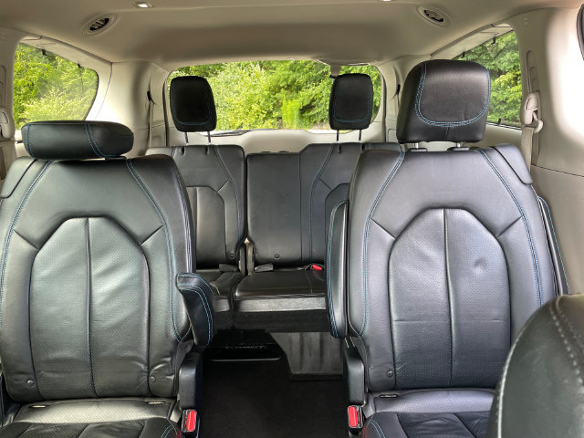 Used 2021 Chrysler Pacifica Touring-L FWD image 38