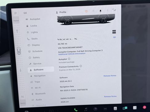 Used 2022 Tesla Model X image 80