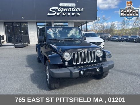 Used 2017 Jeep Wrangler Unlimited Sahara w/ Max Tow Package AWD/4WD image 1