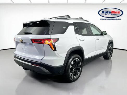 Used 2025 Chevrolet Equinox LT w/ Convenience Package II AWD/4WD image 2