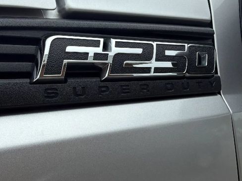 Used 2015 Ford F250 XL AWD/4WD image 9