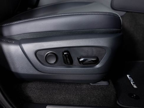 Used 2026 Lexus GX 550 w/ Accessory Package (2T) image 34