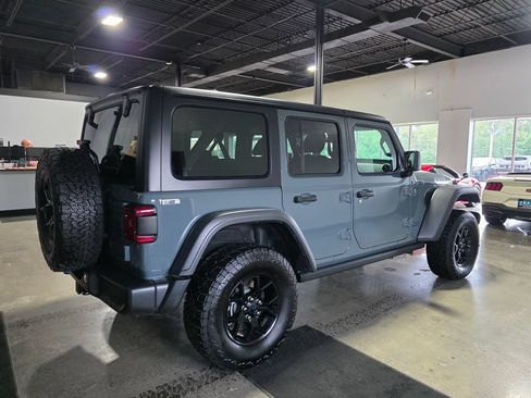 Used 2024 Jeep Wrangler Unlimited AWD/4WD image 4