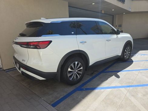 Certified 2025 INFINITI QX60 Pure image 3