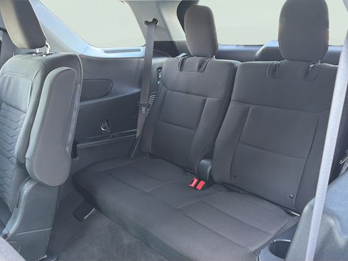 Used 2021 Ford Explorer XLT AWD/4WD image 25
