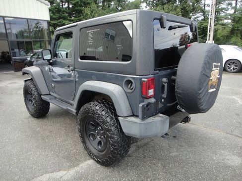 Used 2017 Jeep Wrangler Sport AWD/4WD image 4