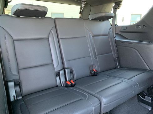 Used 2021 GMC Yukon Denali w/ Denali Ultimate Package AWD/4WD image 18