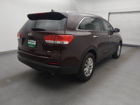 Used 2018 Kia Sorento LX image 9