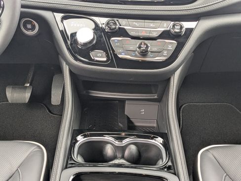 New 2026 Chrysler Pacifica Limited w/ S Appearance Package image 18