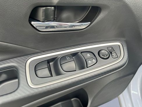 New 2025 Nissan Versa SR w/ Trunk Package image 9