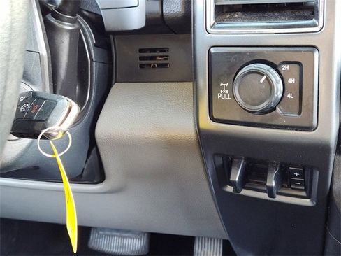 Used 2022 Ford F250 XLT w/ FX4 Off-Road Package image 21