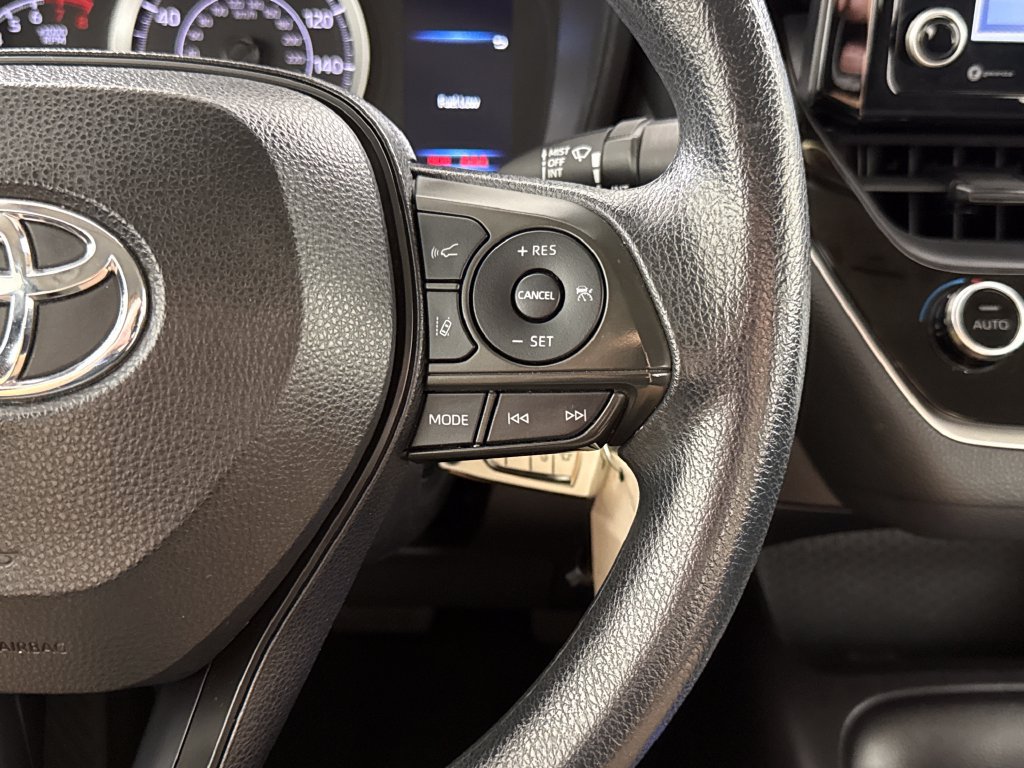 Used 2022 Toyota Corolla LE FWD image 15