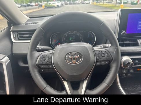 Used 2025 Toyota RAV4 XLE w/ Weather Package AWD/4WD image 11