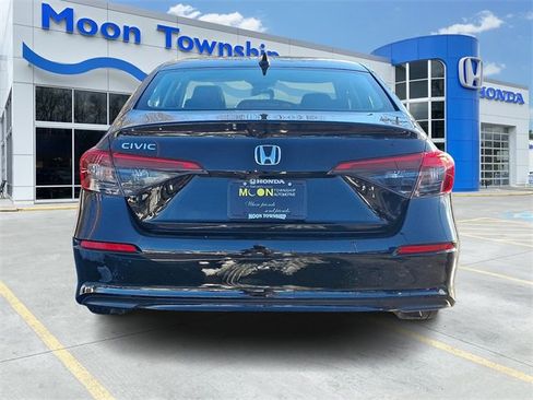 Used 2023 Honda Civic EX image 5