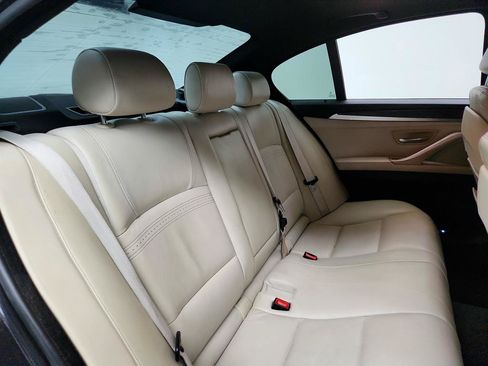 Used 2014 BMW 550i xDrive Sedan AWD/4WD image 29