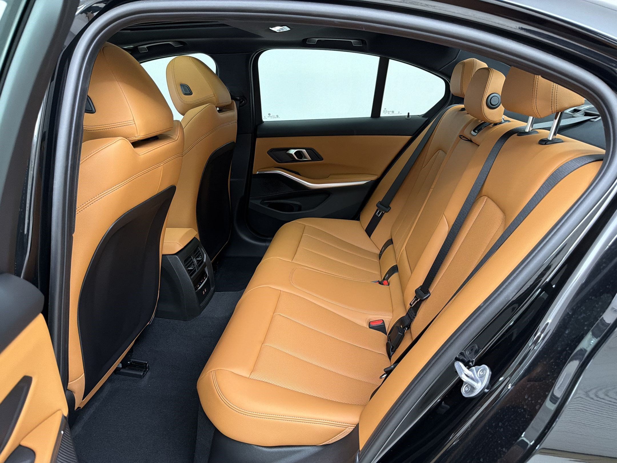New 2026 BMW 330i Sedan w/ M Sport Package RWD image 23