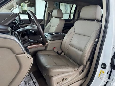 Used 2017 Chevrolet Suburban Premier AWD/4WD image 23