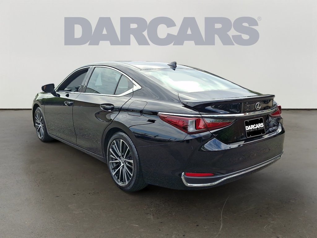 Used 2024 Lexus ES 300h w/ Premium Package FWD image 4