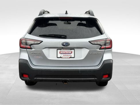 Used 2023 Subaru Outback Premium image 4