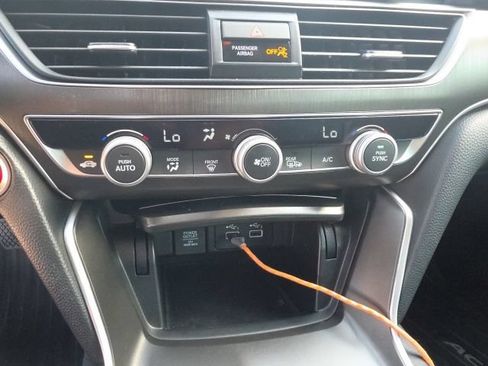 Used 2021 Honda Accord Hybrid image 11