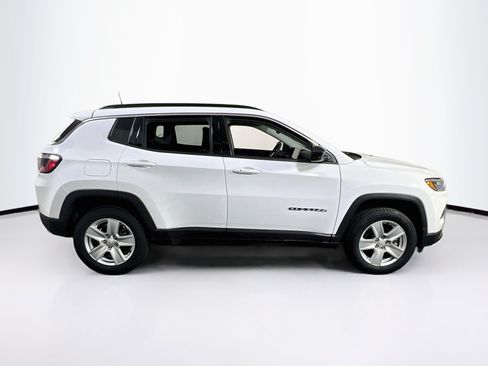 Used 2022 Jeep Compass Latitude AWD/4WD image 4