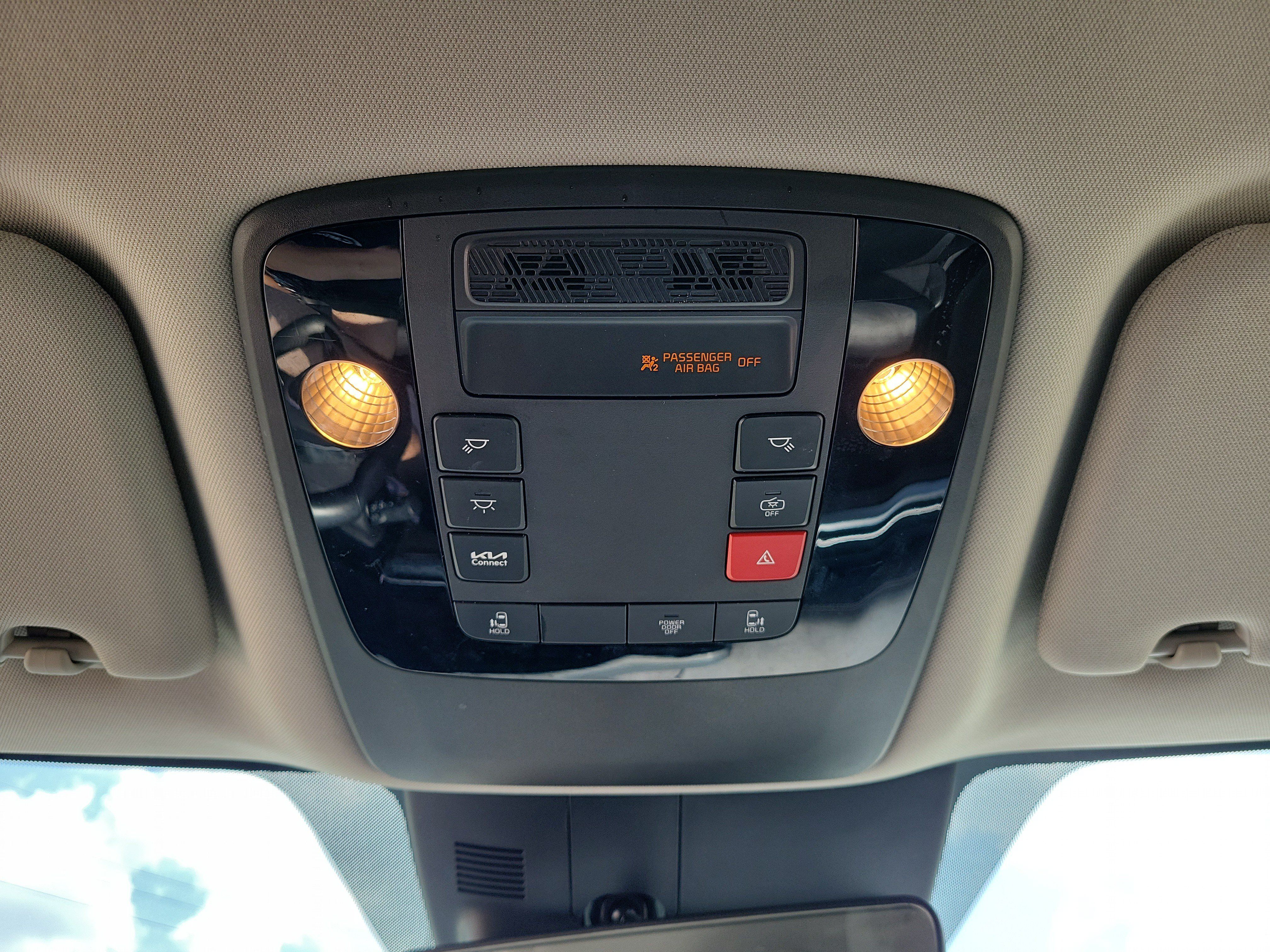 Used 2025 Kia Carnival FWD image 29