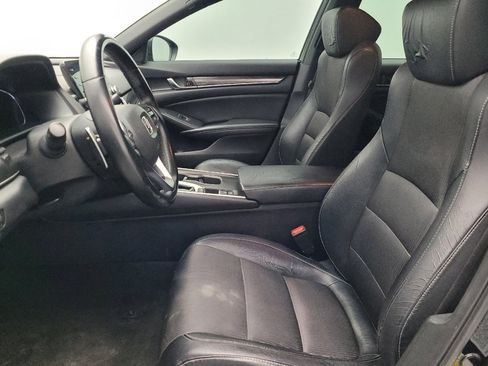 Used 2018 Honda Accord Sport image 17
