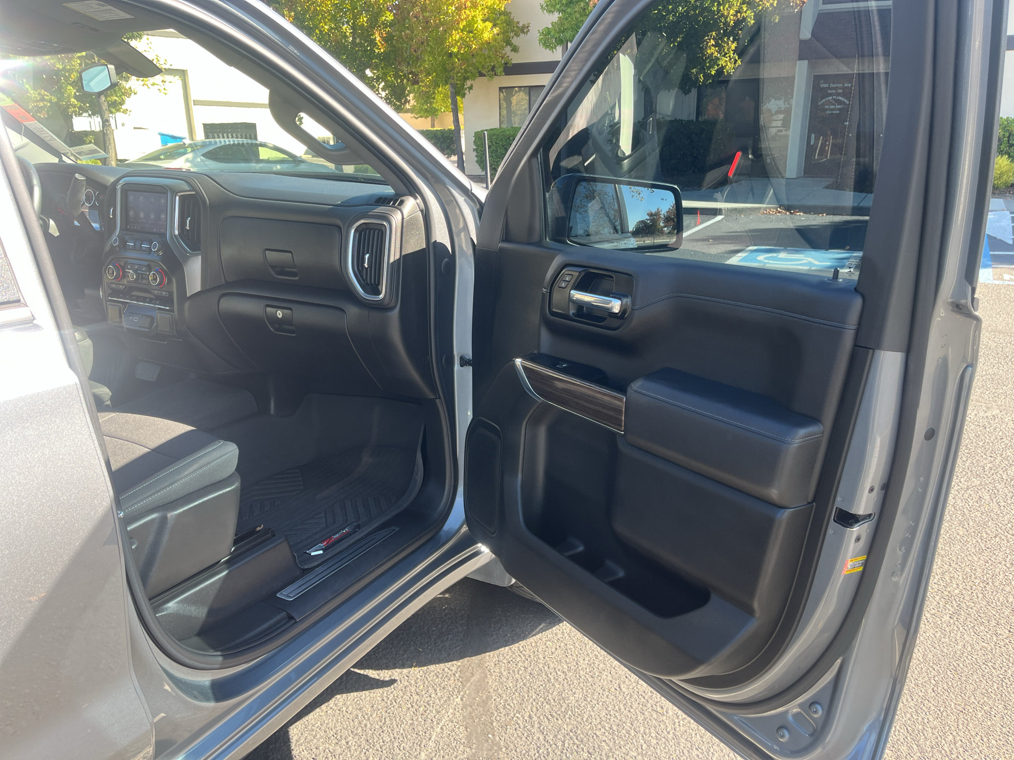 Used 2022 Chevrolet Silverado 1500 RST AWD/4WD image 28