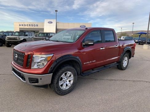 Used 2019 Nissan Titan SV w/ SV Convenience Package image 1