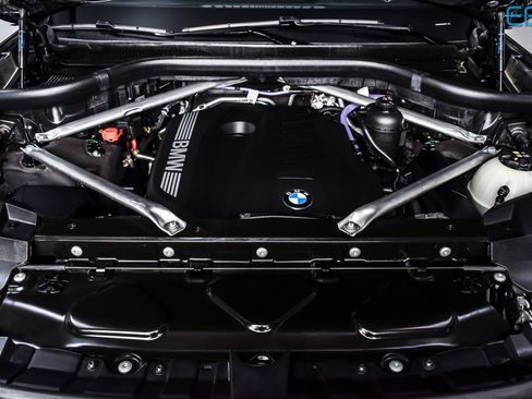 Used 2024 BMW X7 xDrive40i w/ M Sport Package image 11