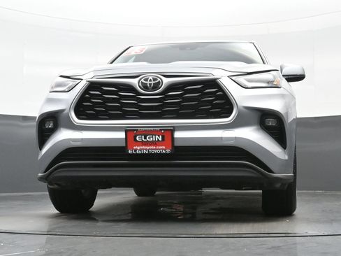 Used 2023 Toyota Highlander LE AWD/4WD image 25