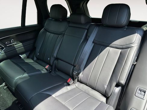 New 2026 Land Rover Range Rover Long Wheelbase SE AWD/4WD image 13