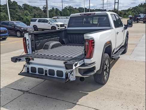 New 2026 GMC Sierra 2500 Denali w/ Denali Reserve Package AWD/4WD image 13