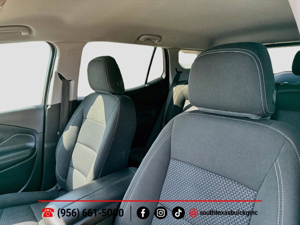 Used 2024 GMC Terrain SLE w/ Driver Convenience Package FWD image 13